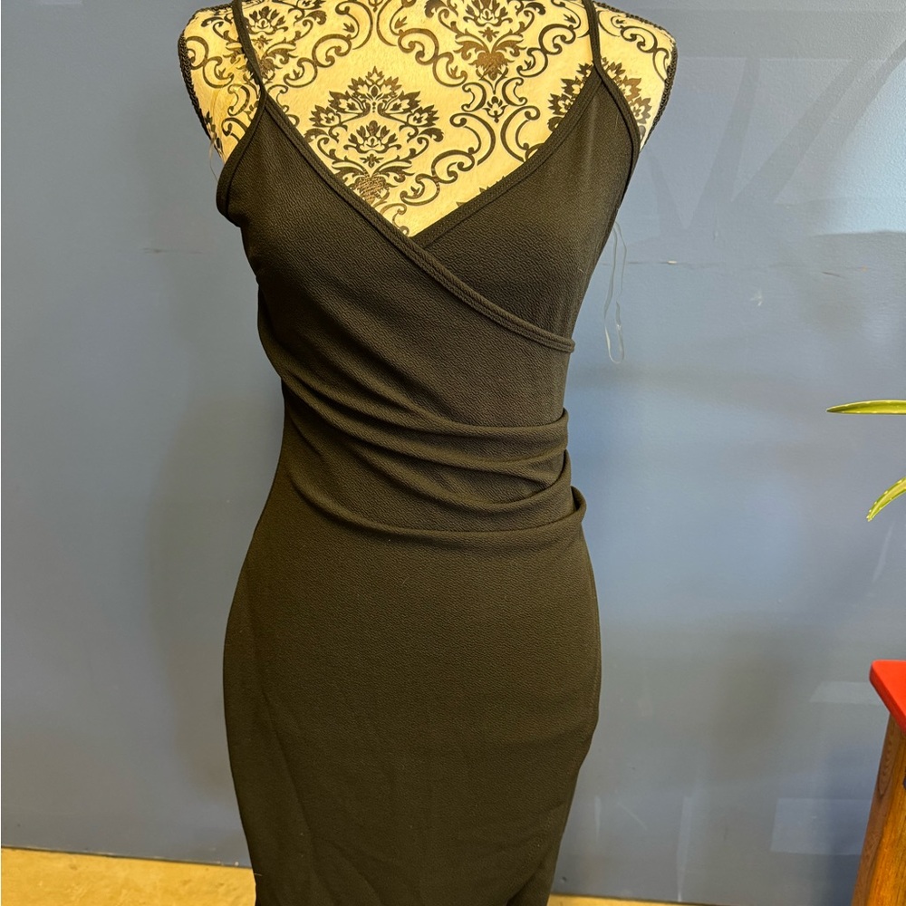 Almost Famous Black Midi Dress